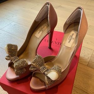 Valentino heels - pink with crystal bow